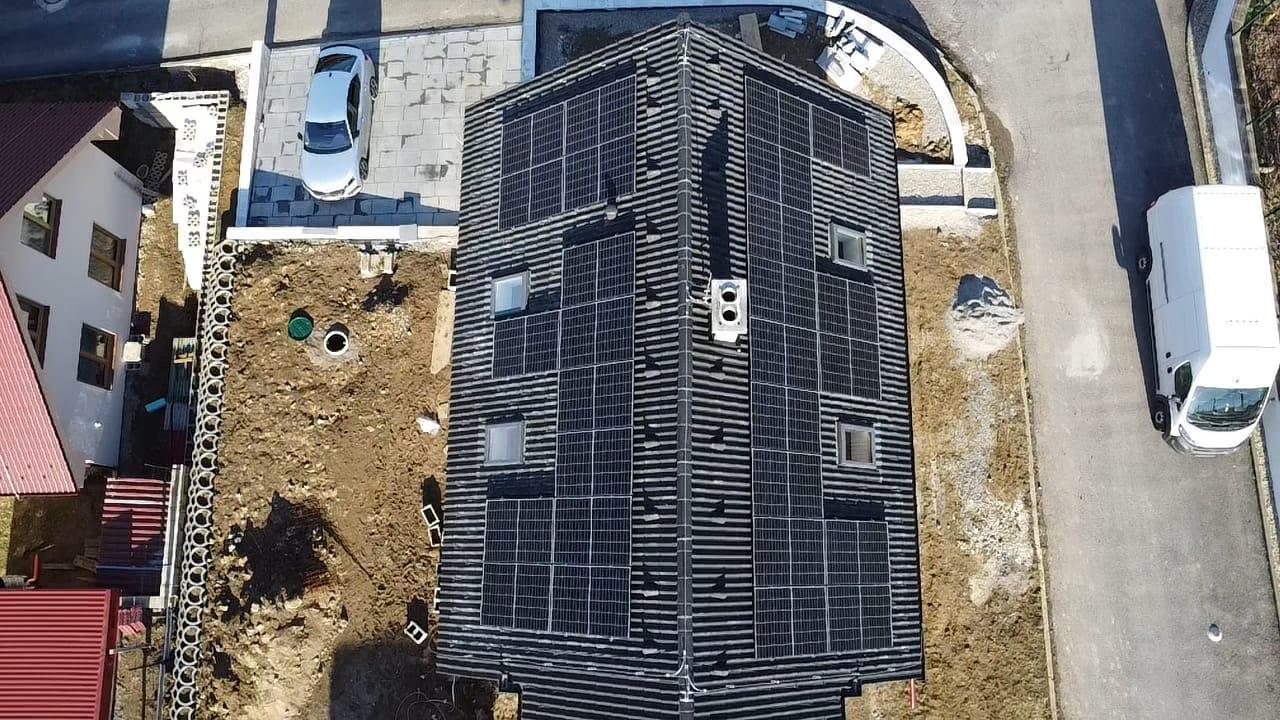 10 kWp + 10 kWh batéria — komerčný objekt